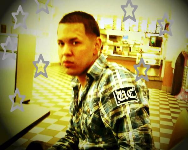 Juan R - Class of 2005 - Ganesha High School