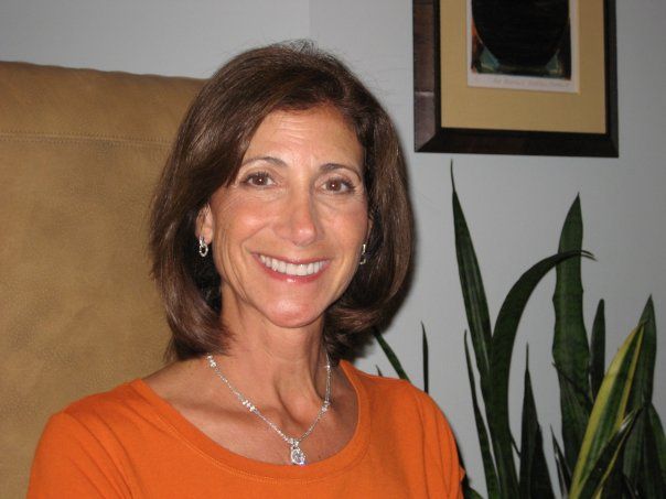 Laurie Miller - Class of 1973 - Walnut Hills High School
