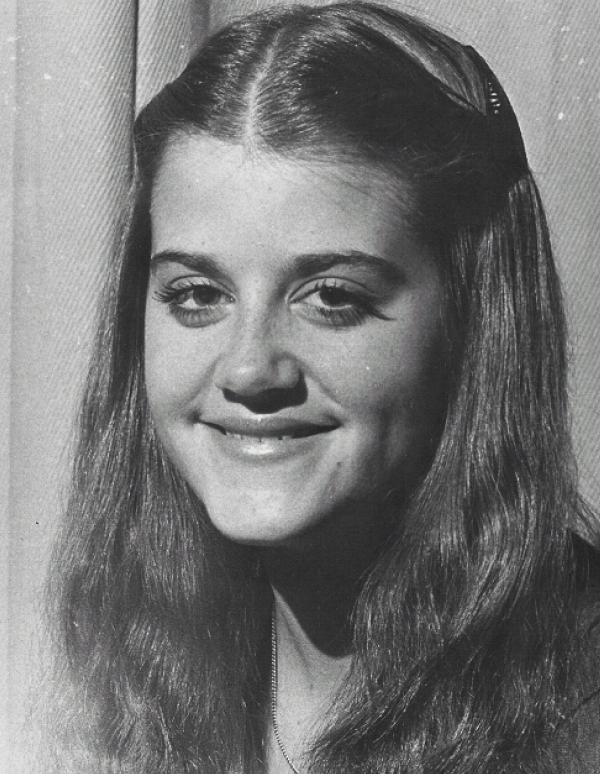 Elisa Nudelman - Class of 1979 - Comsewogue High School