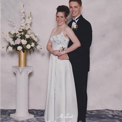 Andrea Perry - Class of 2000 - Elgin High School