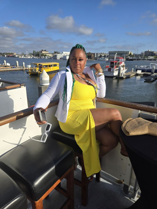 Latia Seymore - Class of 2006 - Elk Grove High School