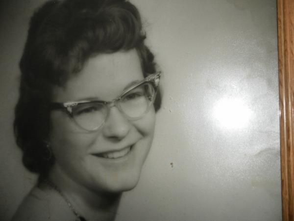 Linda J     Wendy Nolen - Class of 1962 - Daniel Webster High School