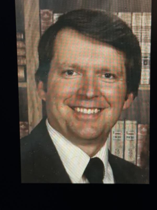 Leslie E. "les" Haggett