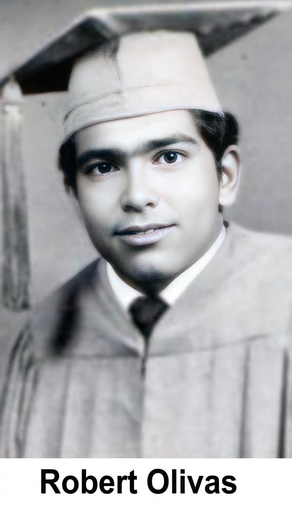Robert Olivas