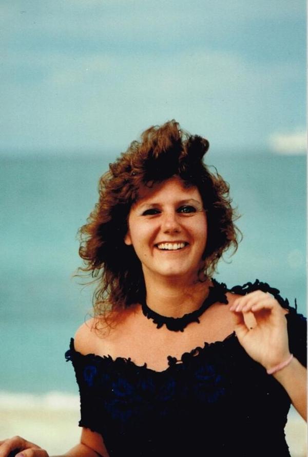Julie Russell,  (bartholomeww)