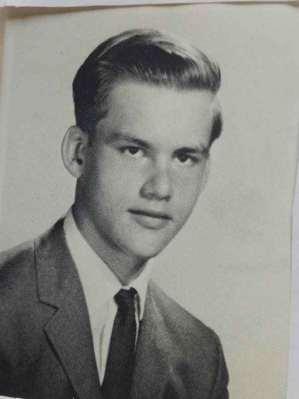 Leslie E. Niemiec