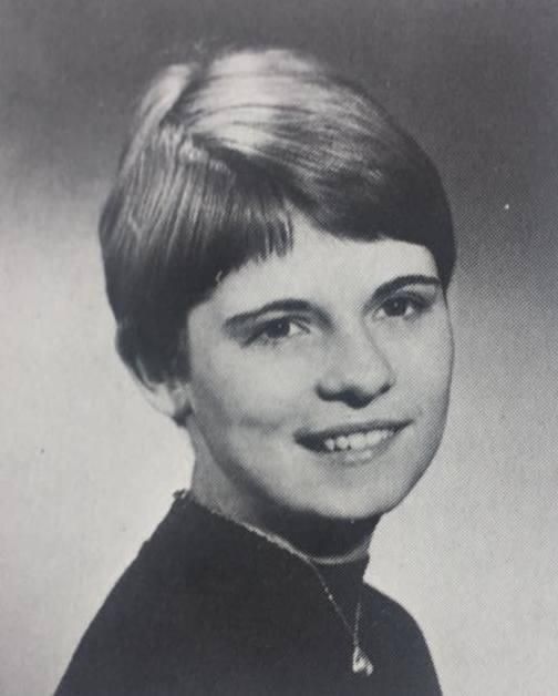 Sieiro, Rhonda Csikos