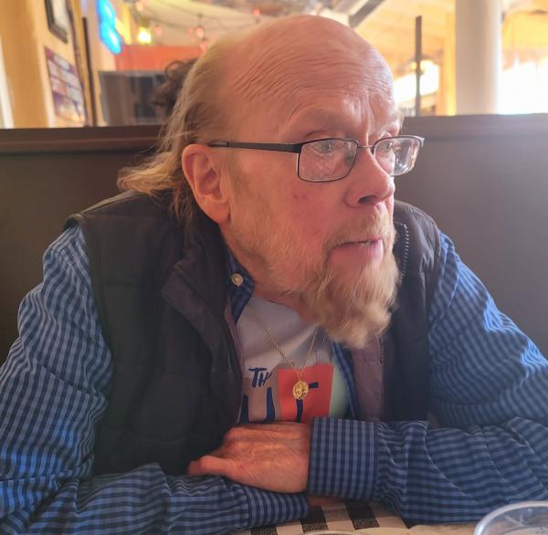 Christopher J Hagen