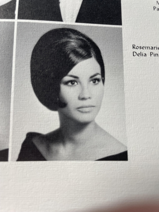 Delia Pina (Dee Oliver)